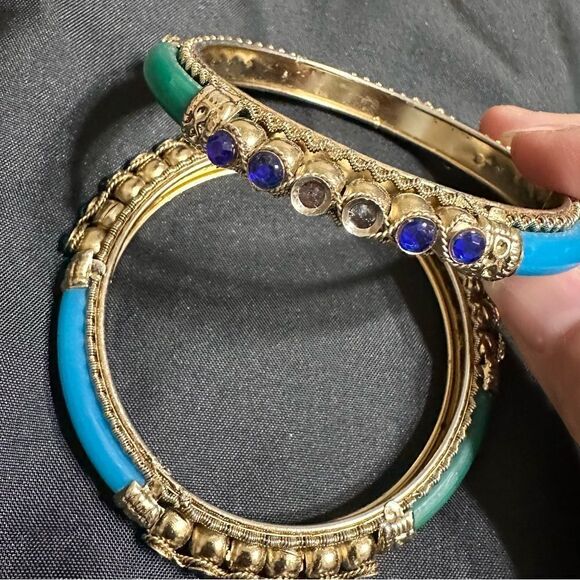 Jewelry lot for rehab; charms, Venetian watermelon beads, hearts, bangles - Picture 13 of 14